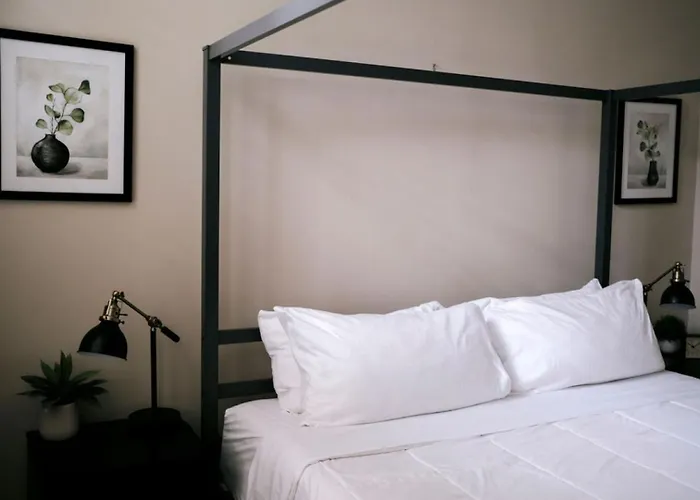 4 Bedroom • Theater • Gym • Walk To Lincoln Park! Сasa de vacaciones Chicago