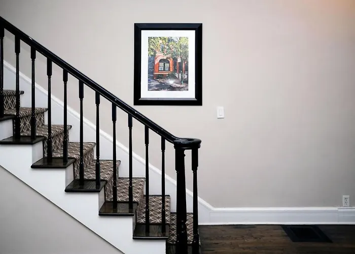 4 Bedroom • Theater • Gym • Walk To Lincoln Park! * Chicago