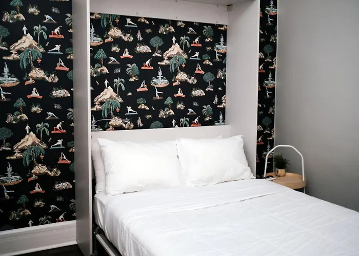 Сasa de vacaciones 4 Bedroom • Theater • Gym • Walk To Lincoln Park!