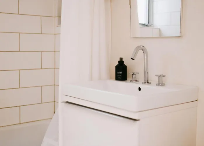 4 Bedroom • Theater • Gym • Walk To Lincoln Park! Сasa de vacaciones Chicago
